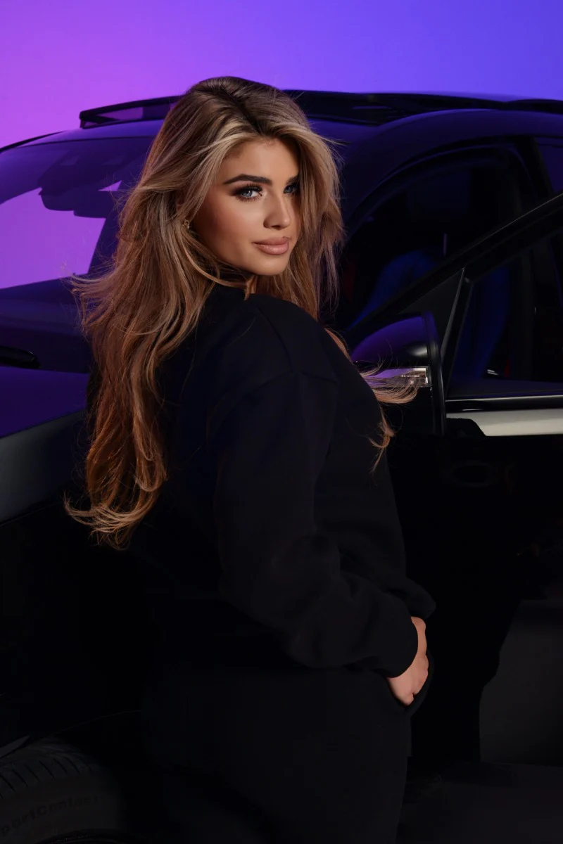 Dutch Angels Round Chenille Embroidery Black Tracksuit - Image 4