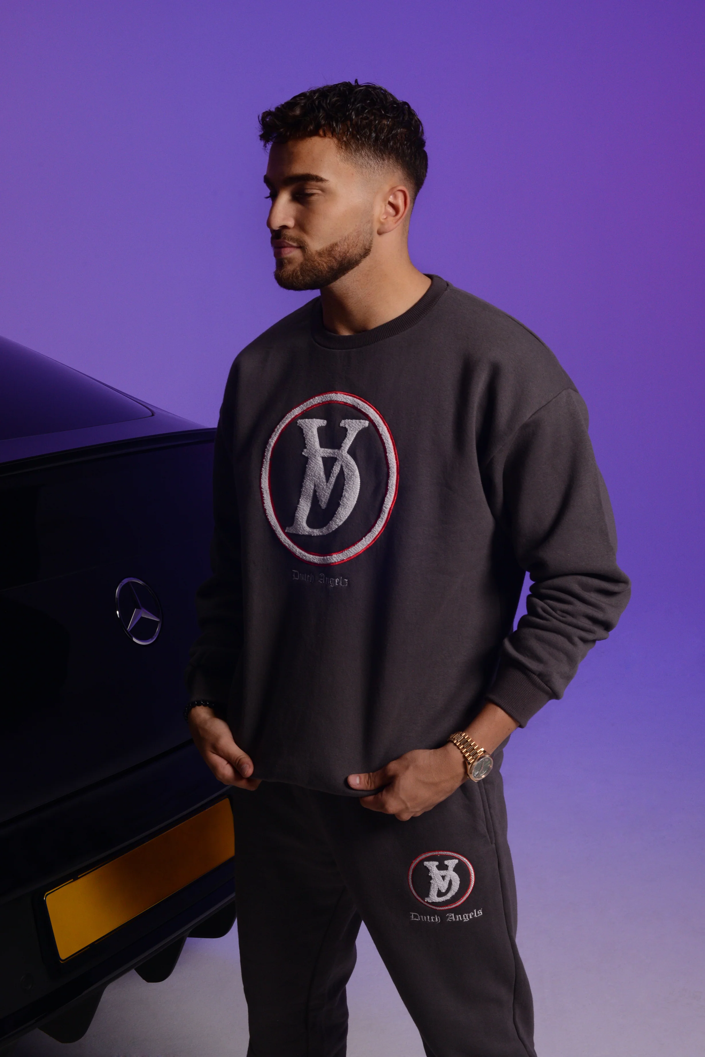 Dutch Angels Round Chenille Embroidery Grey Tracksuit - Image 5