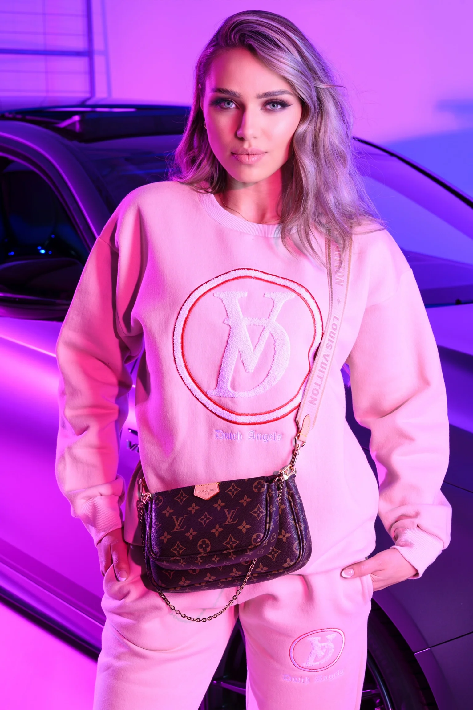 Dutch Angels Round Chenille Embroidery Pink Tracksuit - Image 9