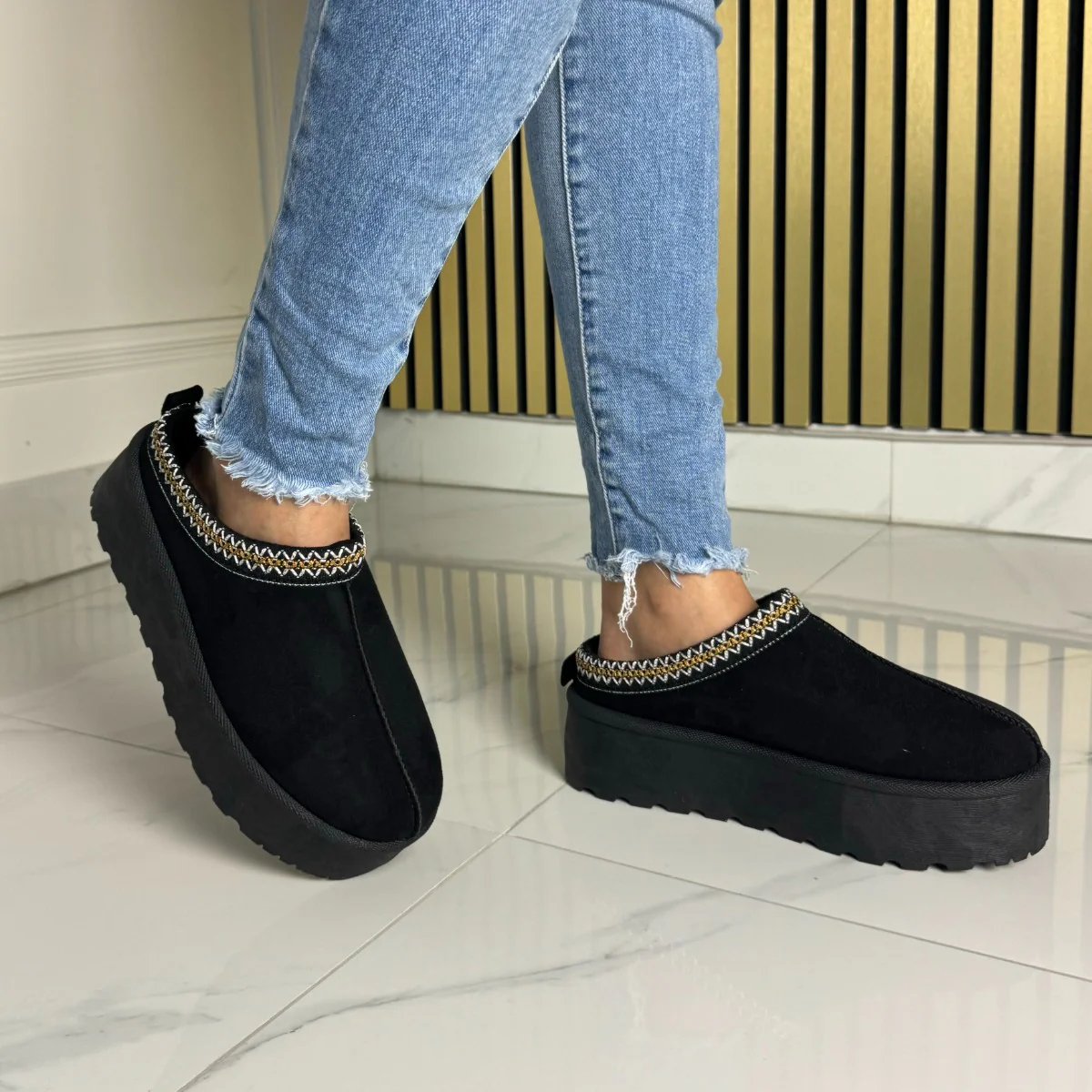 Famous 5CM Platform Taswoman Black S320 - Image 3