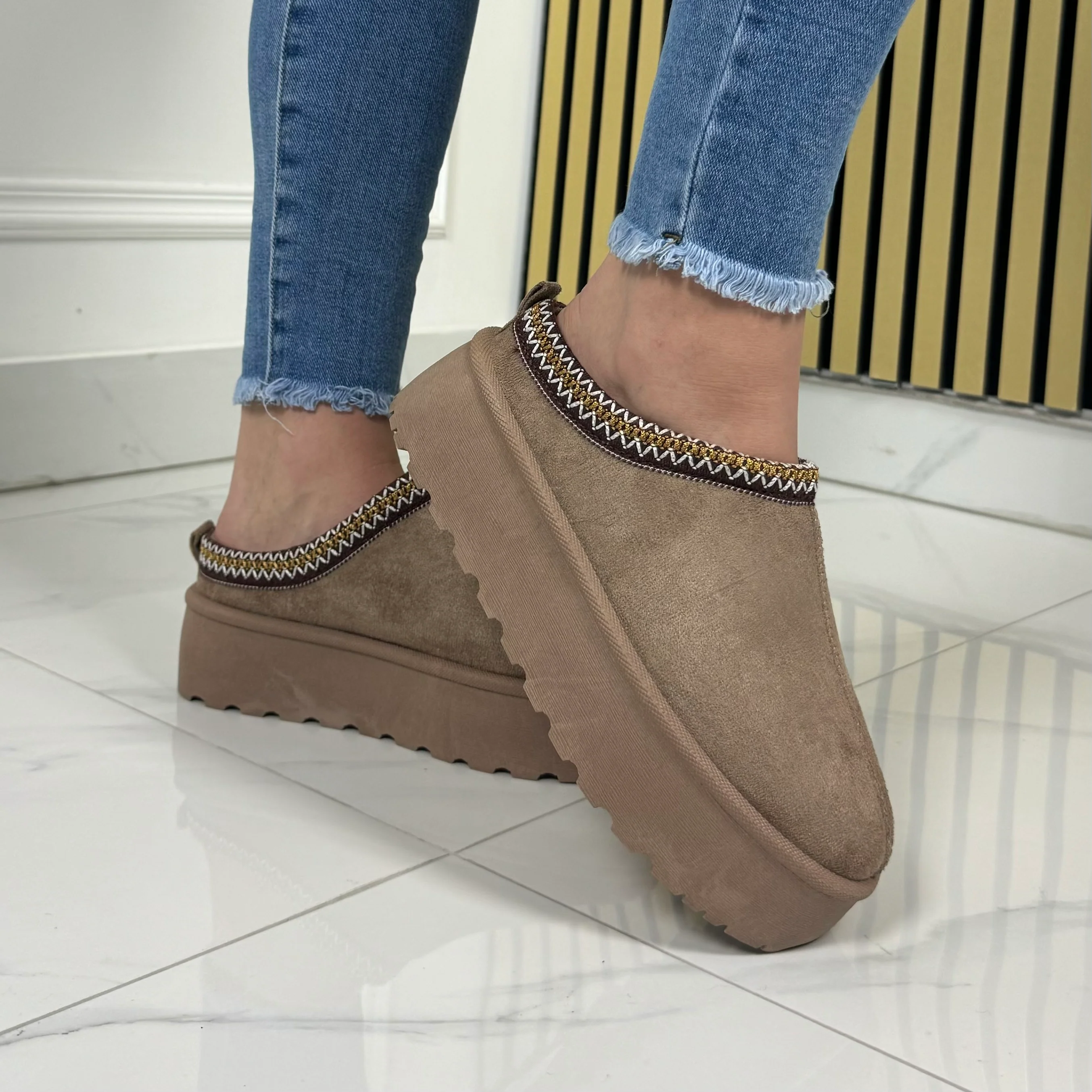 FY-118 Khaki Platform Taswoman Famous - Image 3