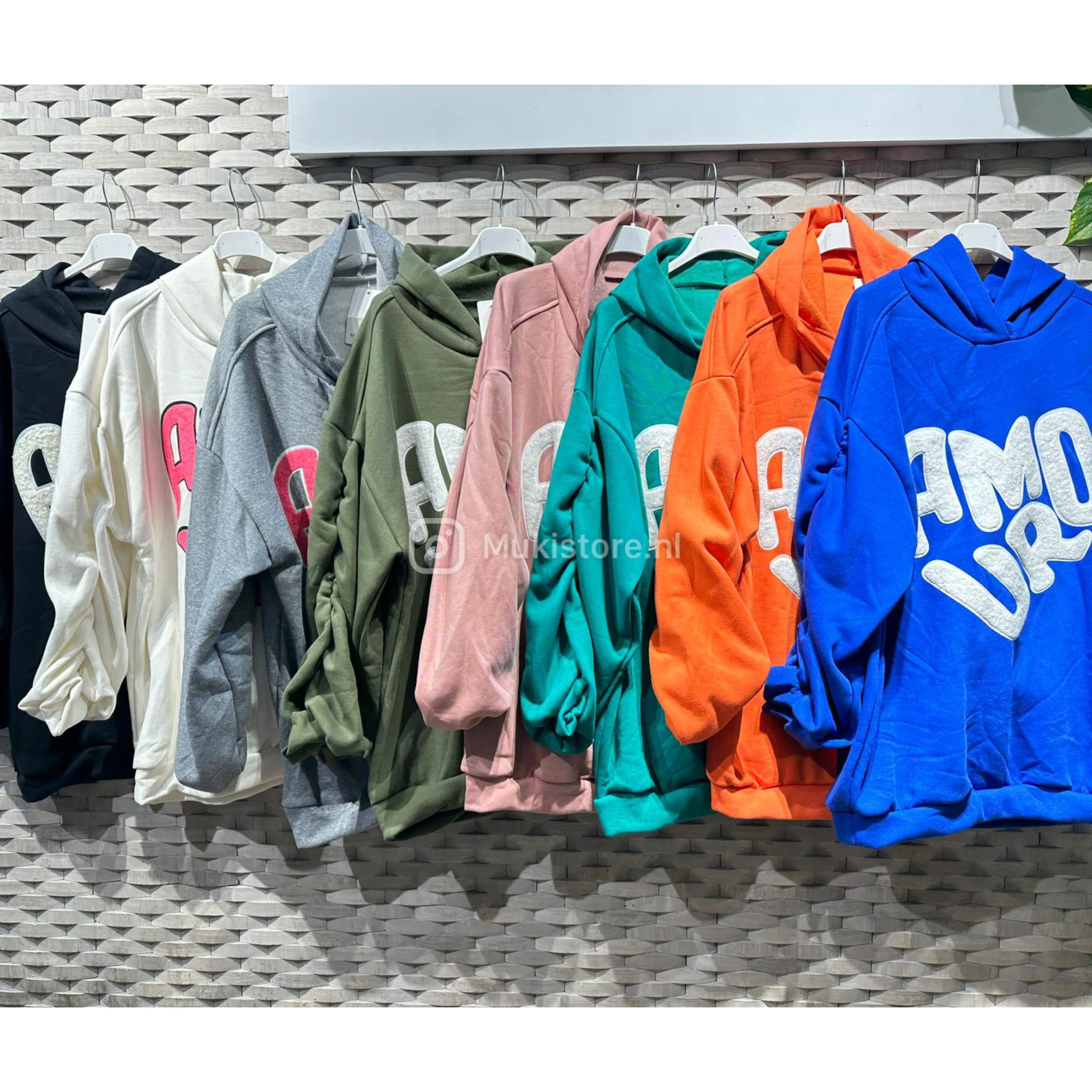 Hoodie 3D Amour Puffed Sleeves Detail - Image 8